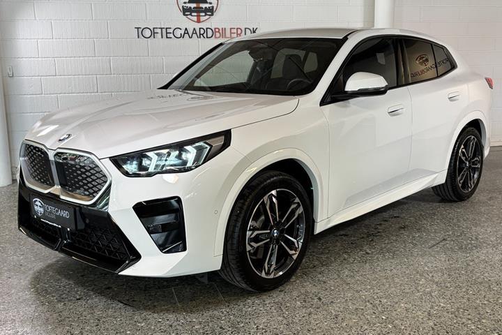 Hvid BMW iX1 fra 2026