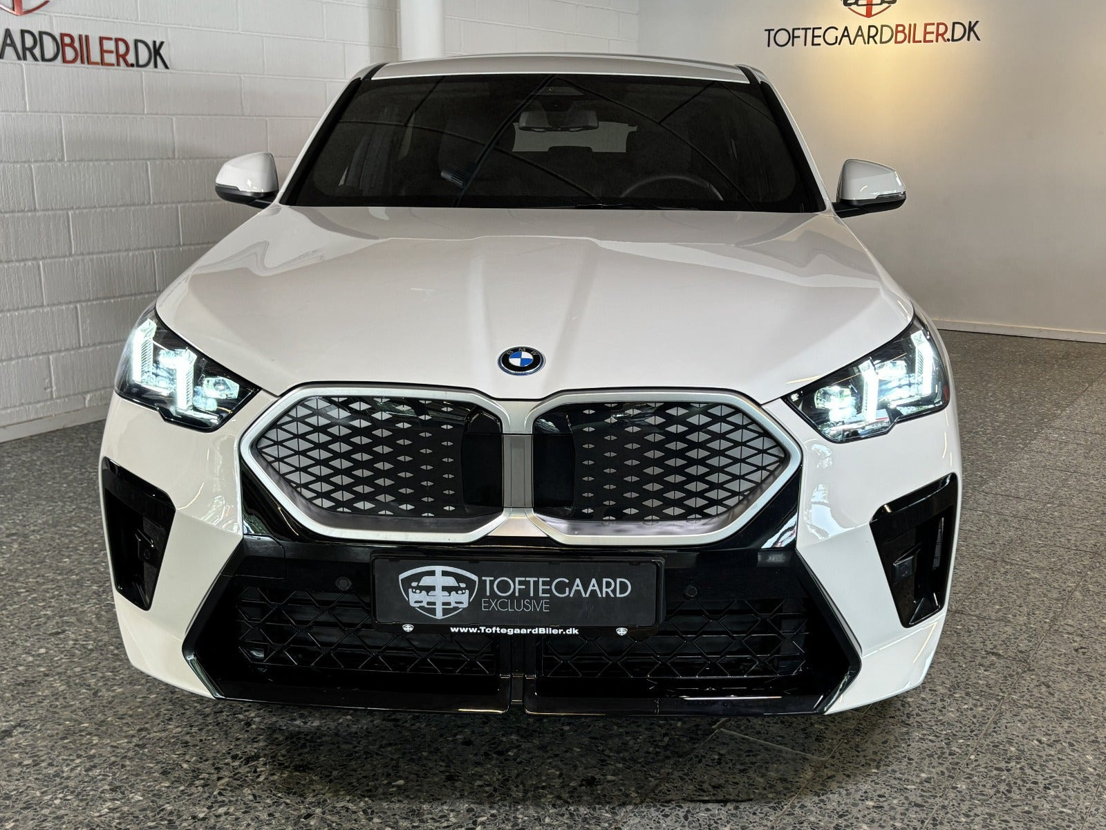 Hvid BMW iX1 fra 2026