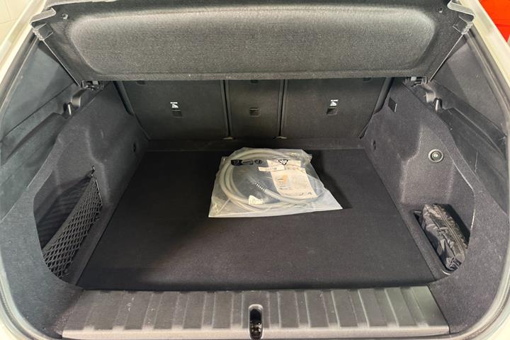 Hvid BMW iX1 fra 2026