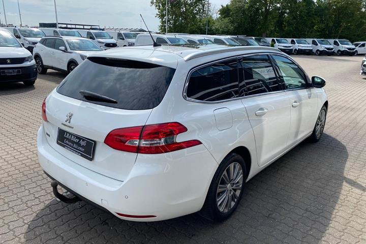 Hvid Peugeot 308 fra 2020