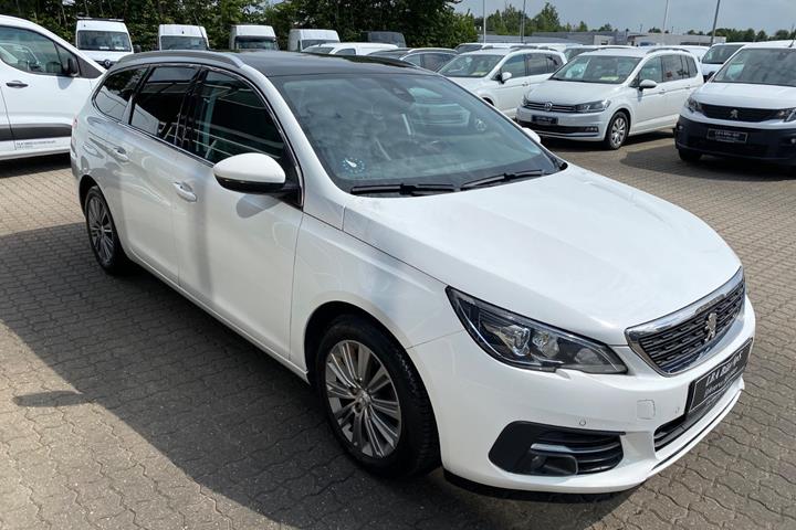 Hvid Peugeot 308 fra 2020