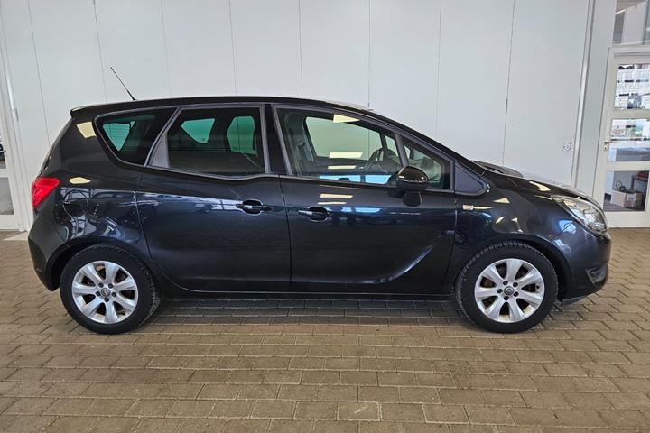 Sort Opel Meriva fra 2015