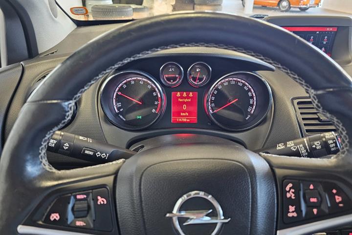 Sort Opel Meriva fra 2015