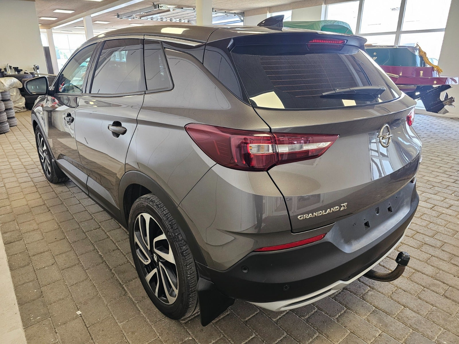 Grå Opel Grandland X fra 2018