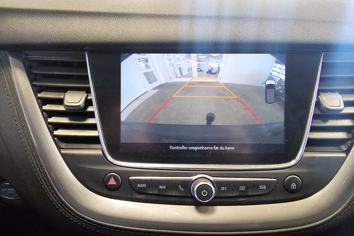 Grå Opel Grandland X fra 2018