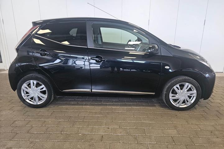 Sort Toyota Aygo fra 2015