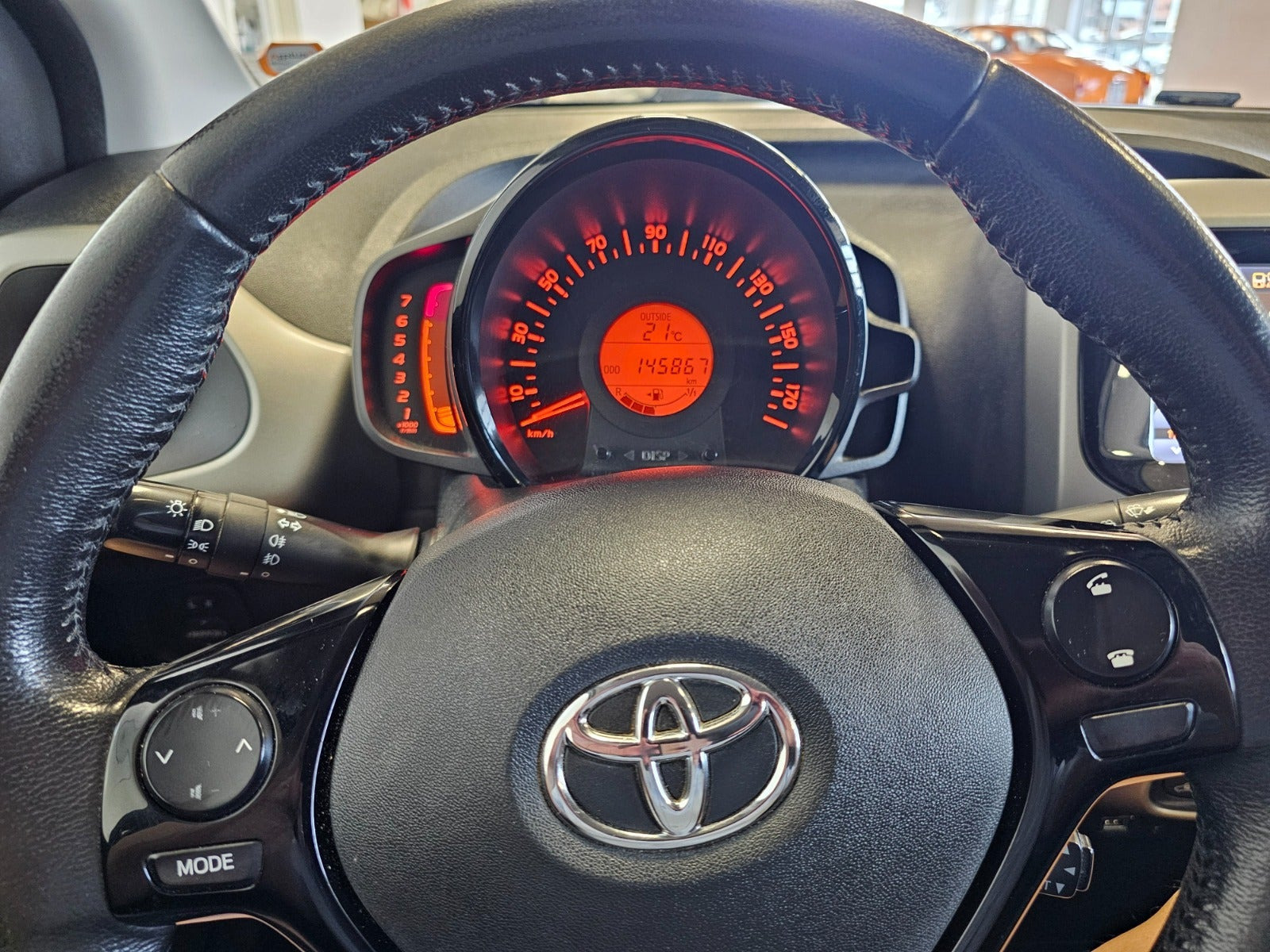 Sort Toyota Aygo fra 2015
