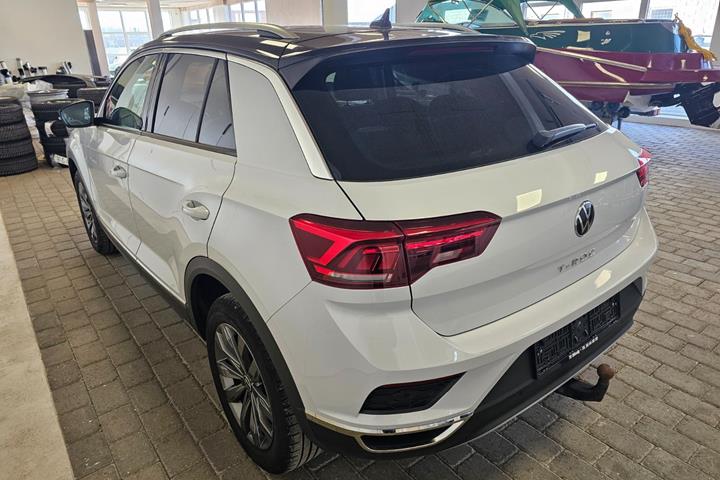 Hvid VW T-Roc fra 2022