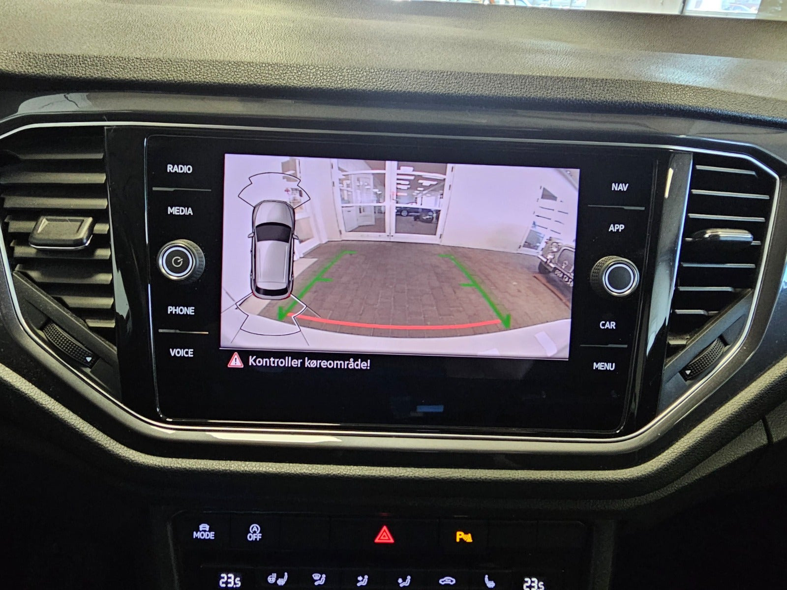 Hvid VW T-Roc fra 2022