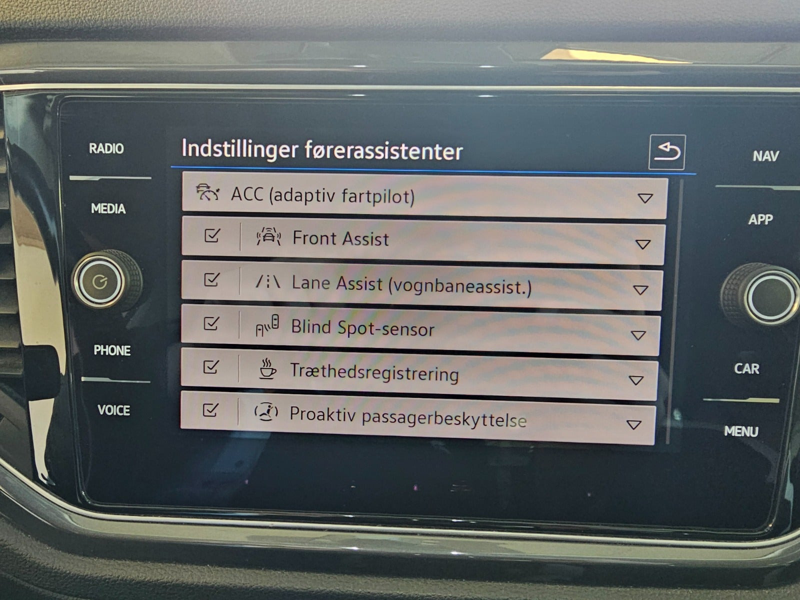 Hvid VW T-Roc fra 2022