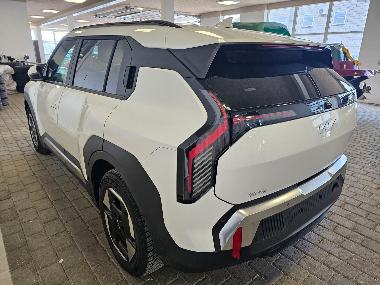 Hvid Kia EV3 fra 2025