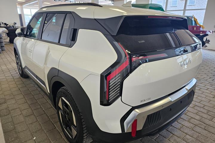 Hvid Kia EV3 fra 2025