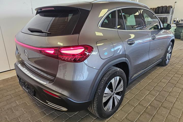 Grå Mercedes EQA250+ fra 2024