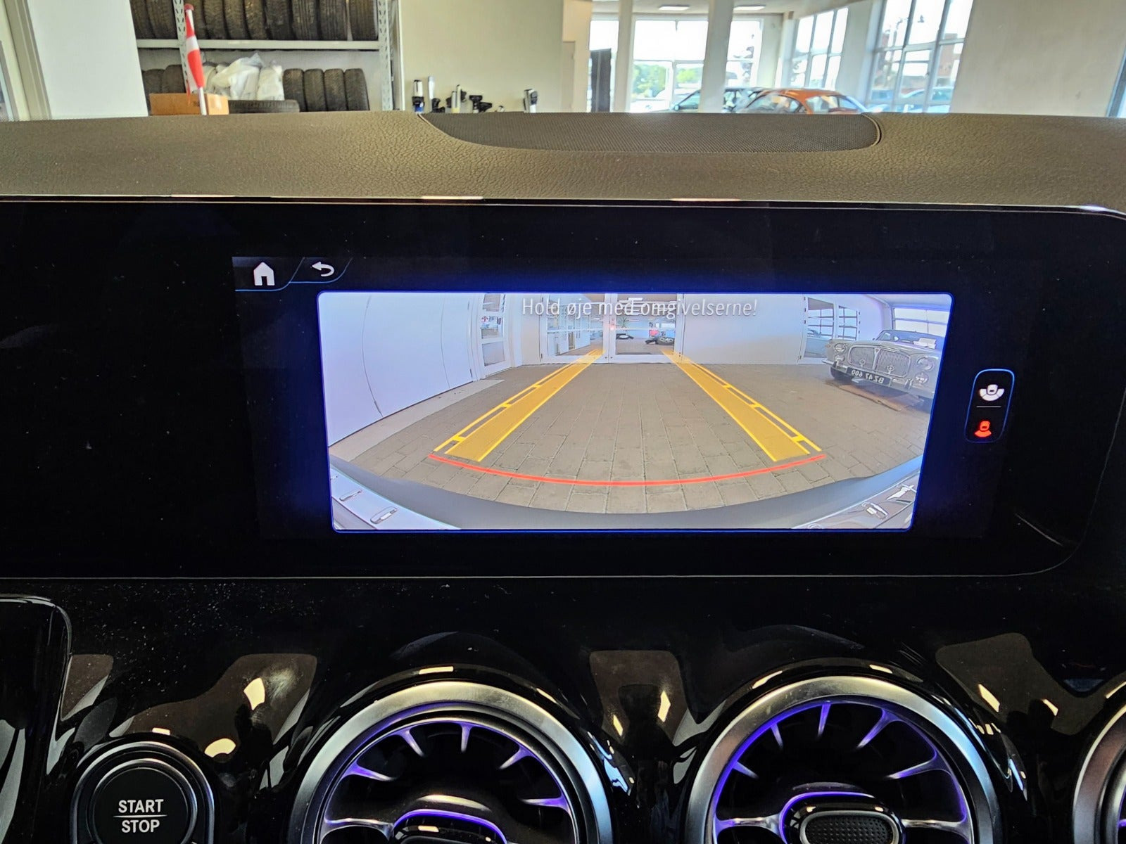 Grå Mercedes EQA250+ fra 2024
