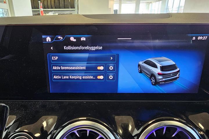 Grå Mercedes EQA250+ fra 2024