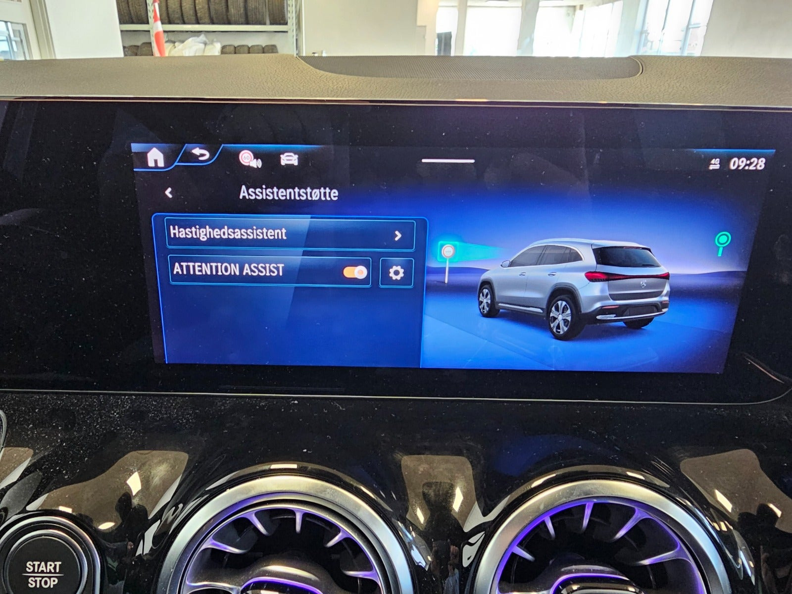 Grå Mercedes EQA250+ fra 2024