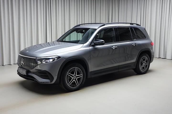 Grå Mercedes EQB250+ fra 2026 set udefra
