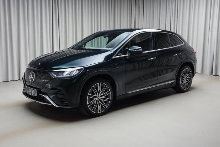 Grøn Mercedes EQE350 SUV fra 2025