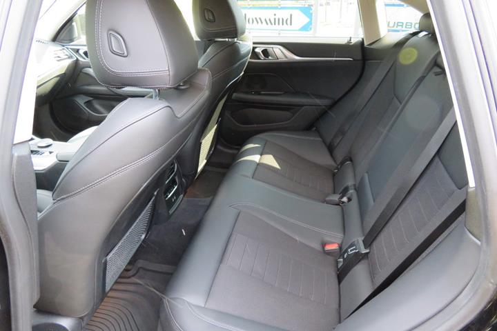 Sort BMW i4 fra 2023