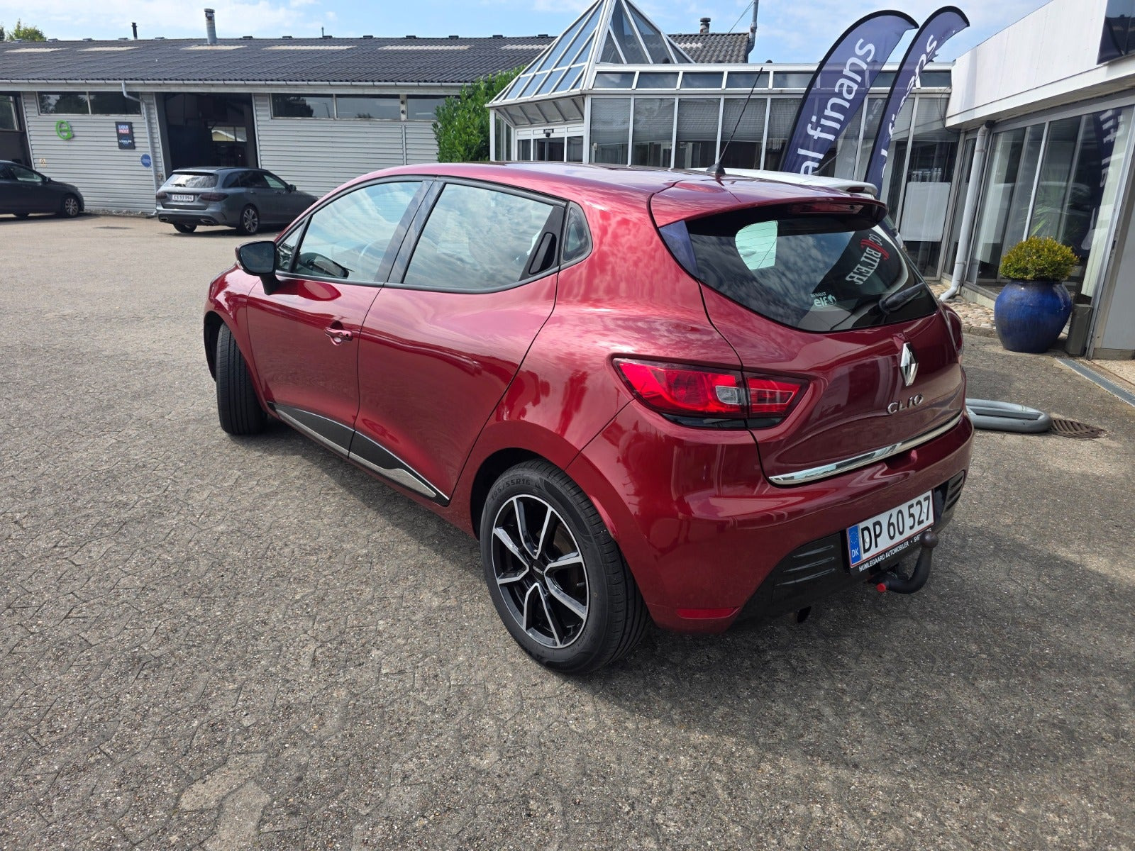 Rød Renault Clio IV fra 2018