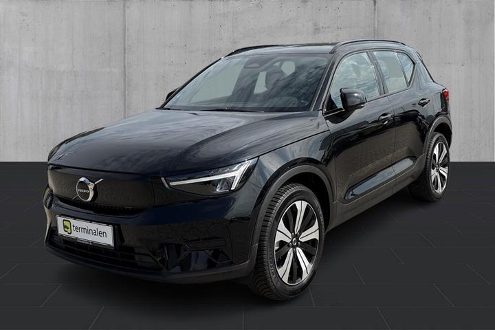 Sort Volvo XC40 fra 2022 set udefra