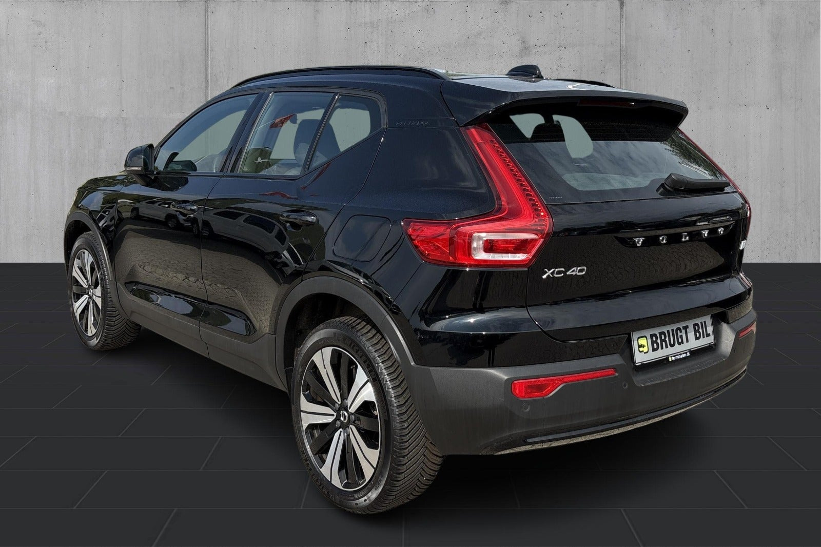 Sort Volvo XC40 fra 2022