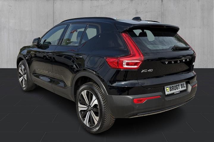 Sort Volvo XC40 fra 2022