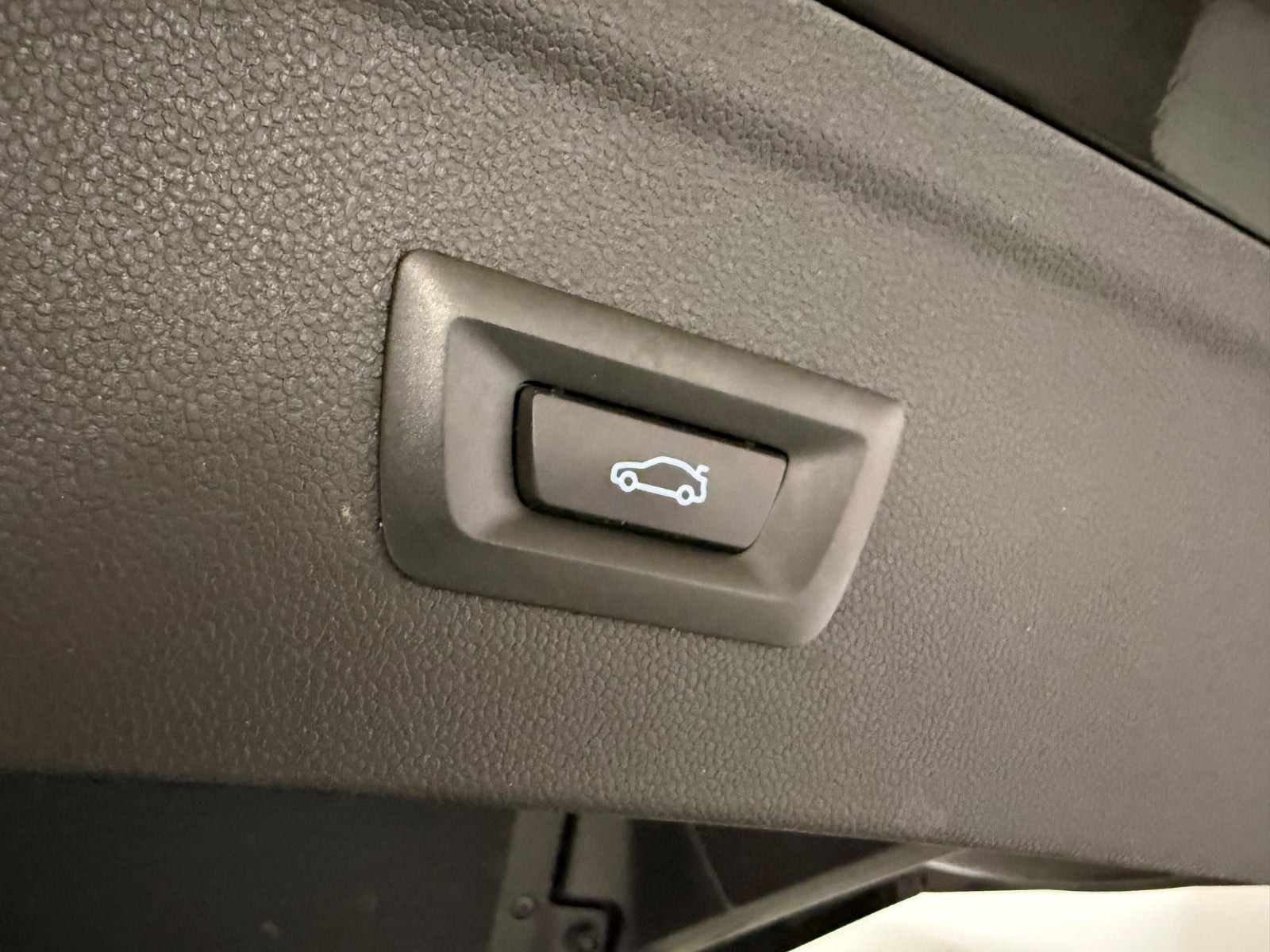 Grå BMW iX fra 2025