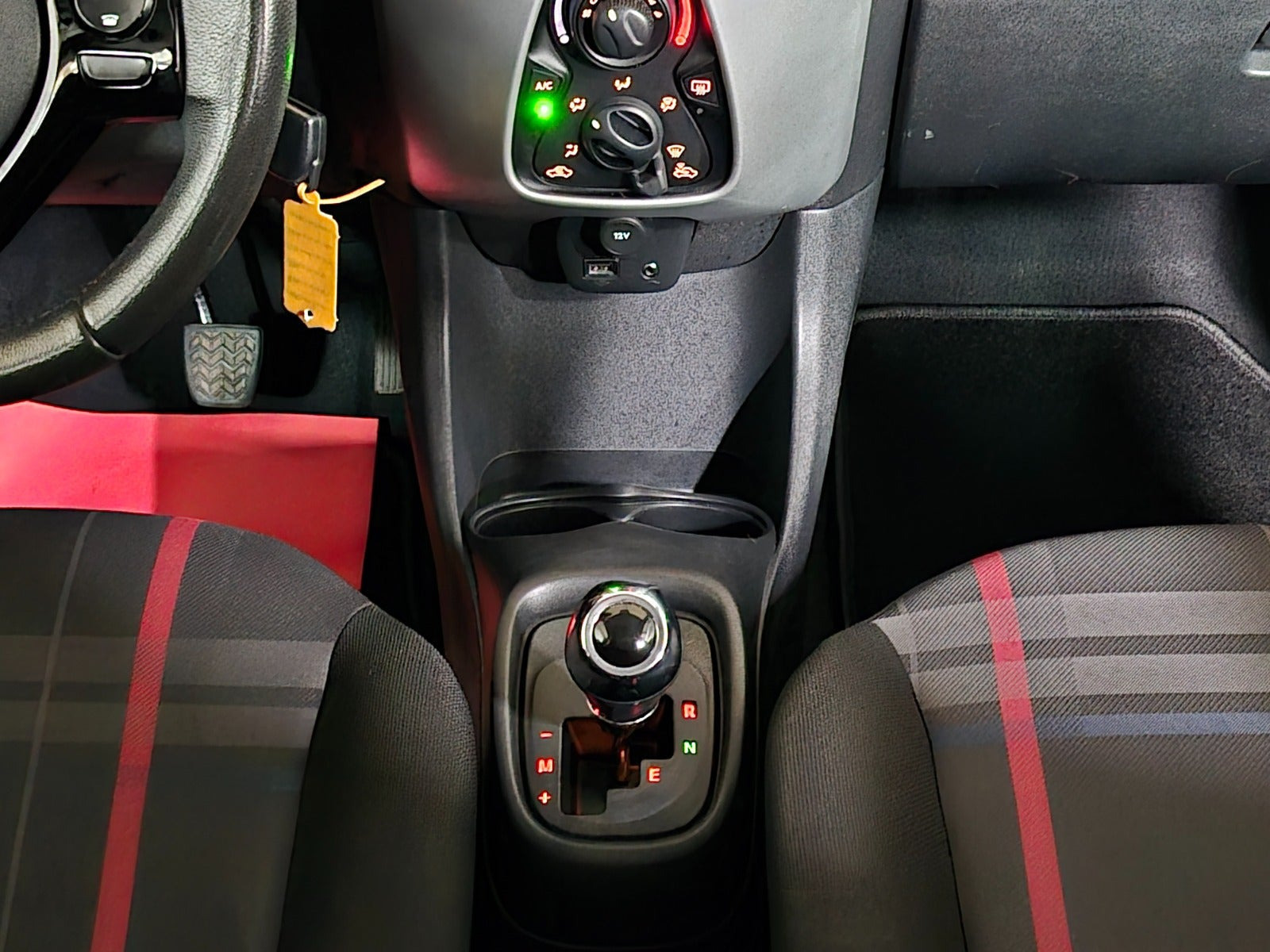 Hvid Peugeot 108 fra 2014