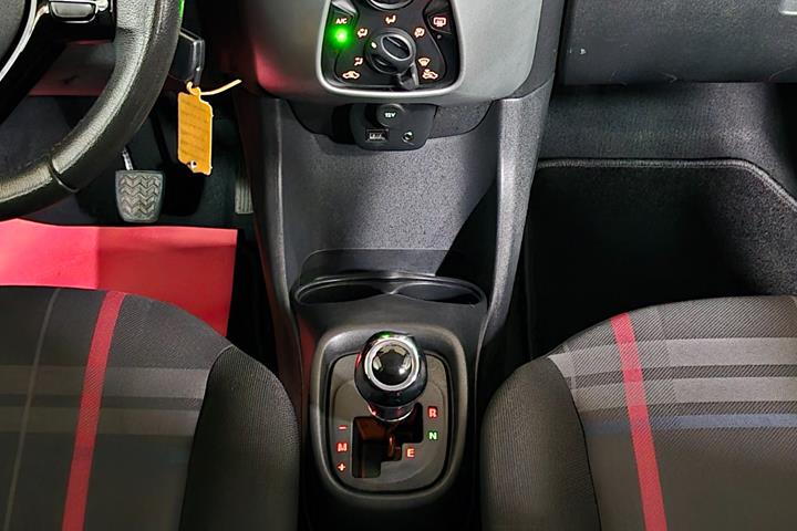 Hvid Peugeot 108 fra 2014