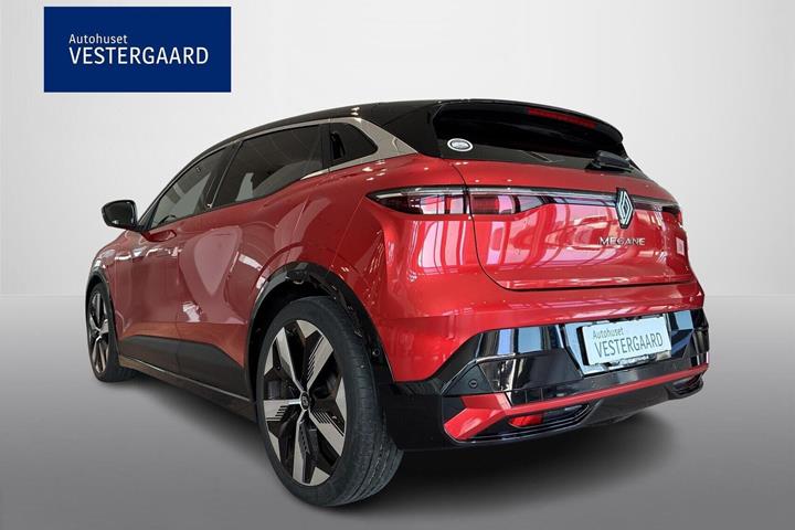 Rød Renault Megane E-Tech fra 2022