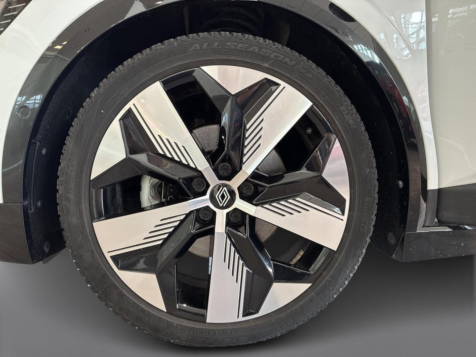 Hvid Renault Megane E-Tech fra 2023