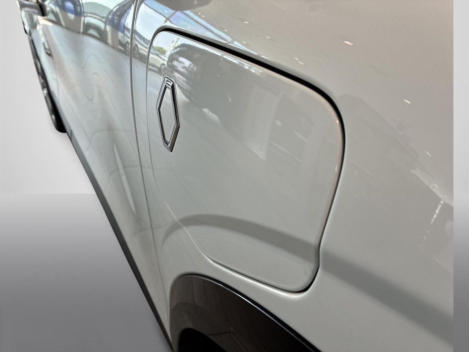 Hvid Renault Megane E-Tech fra 2023
