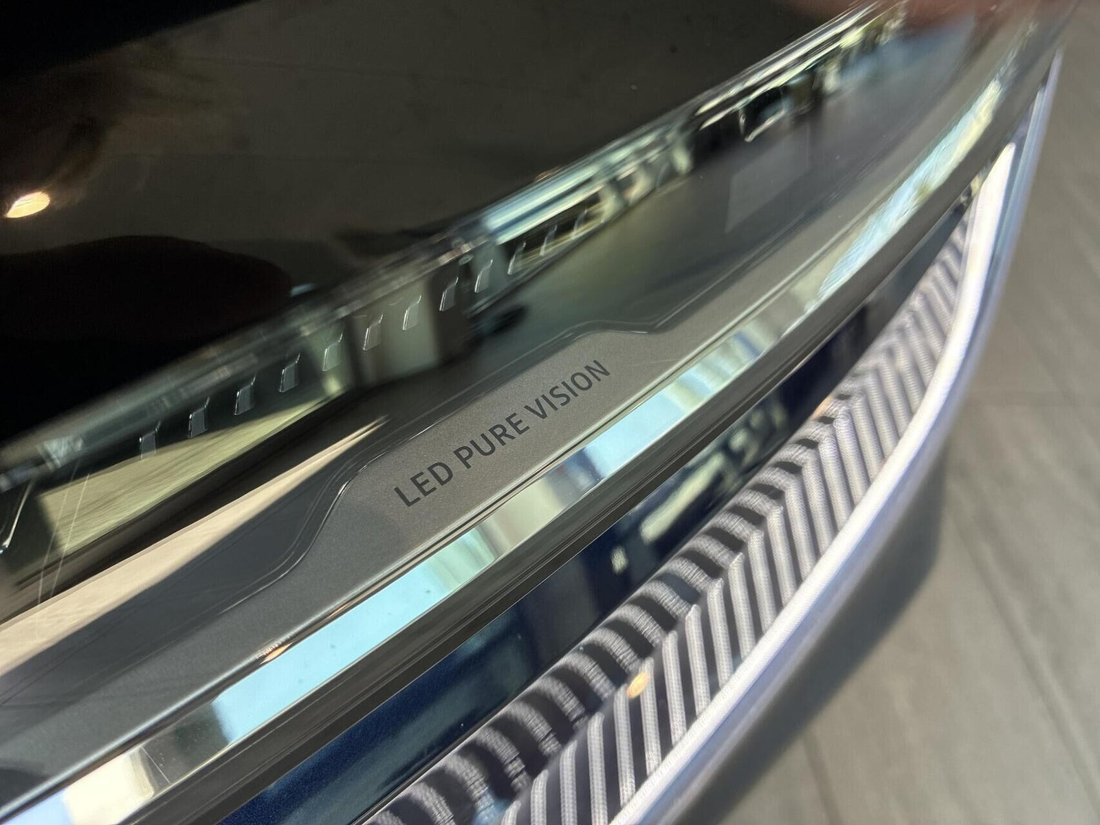 Blå Renault Megane E-Tech fra 2022