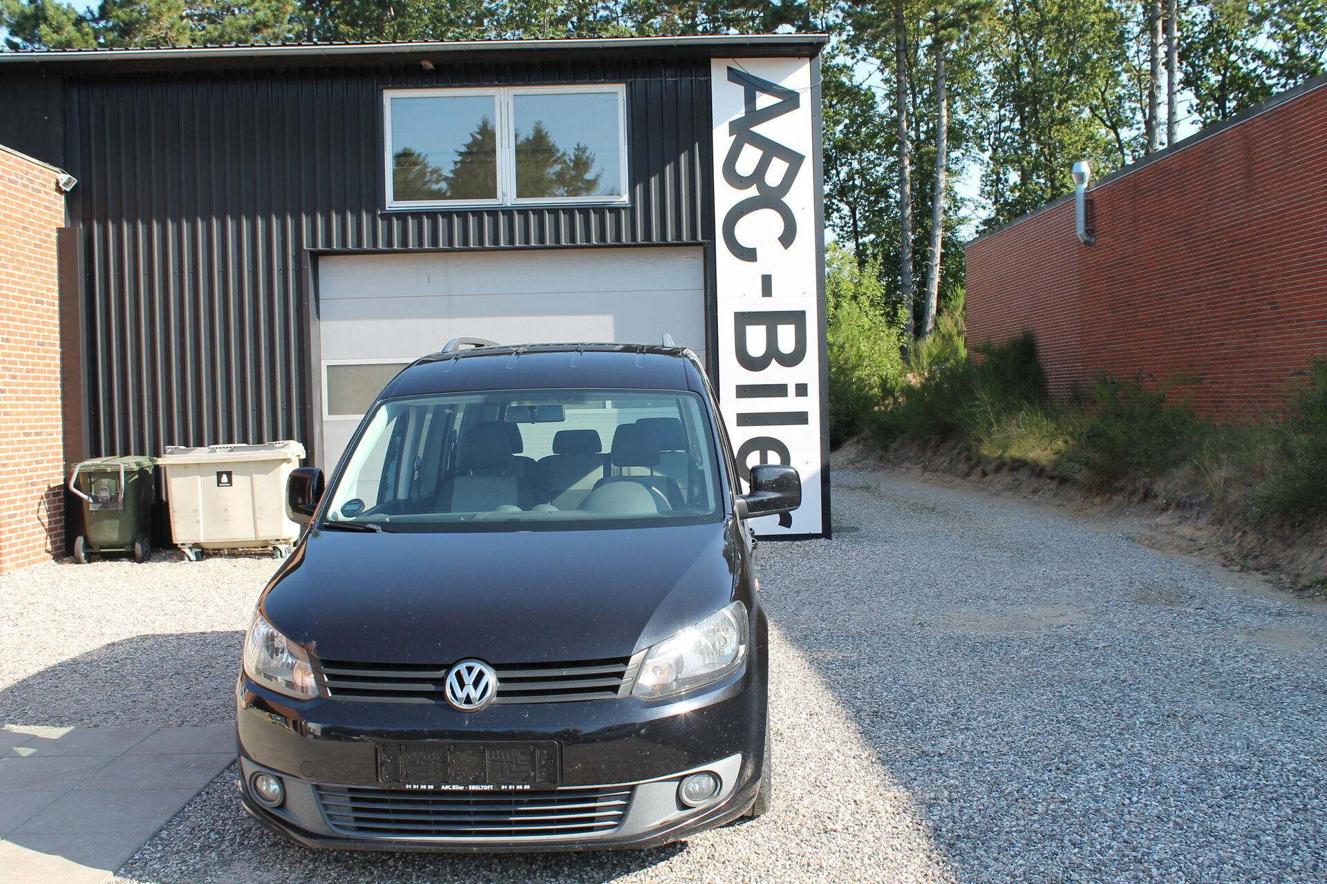 Sort VW Caddy fra 2011