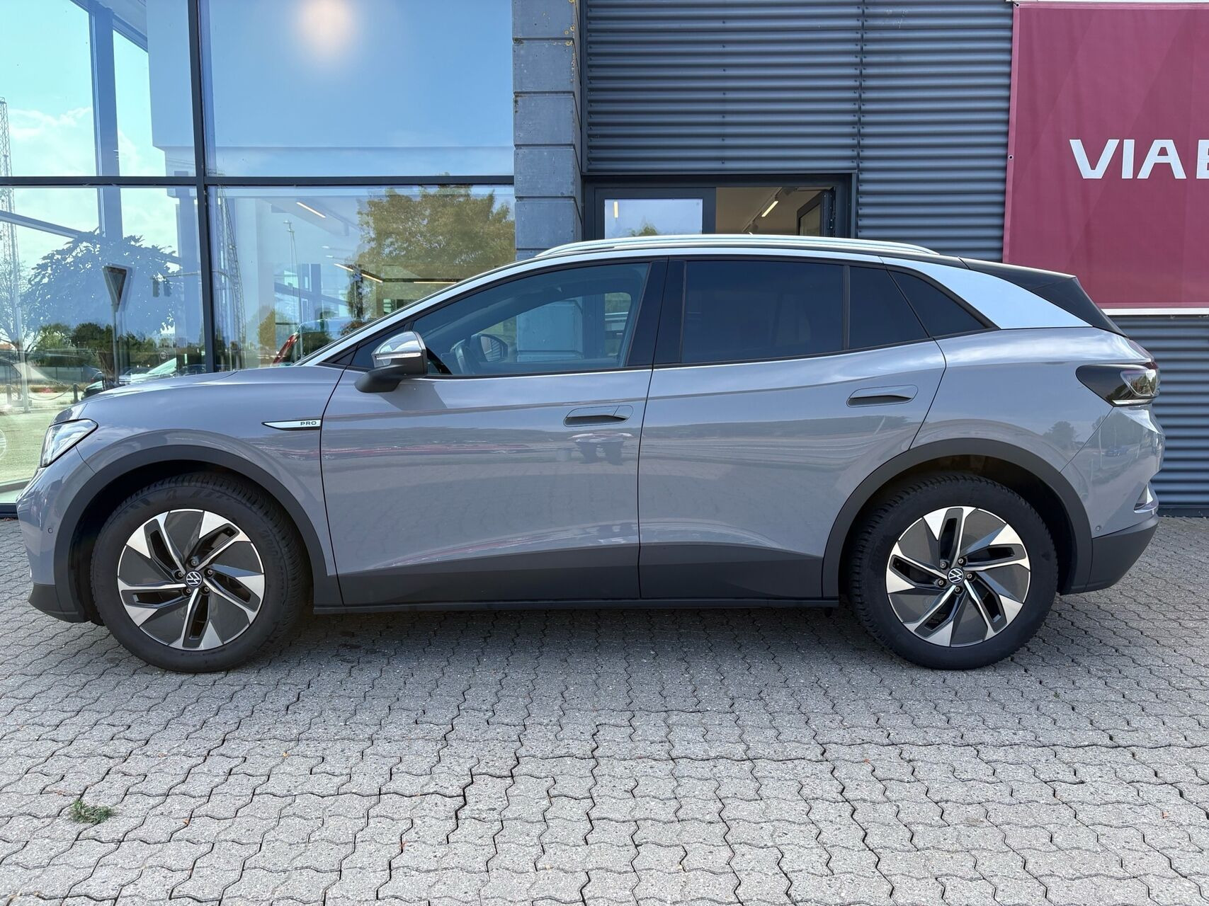 Grå VW ID.4 fra 2023