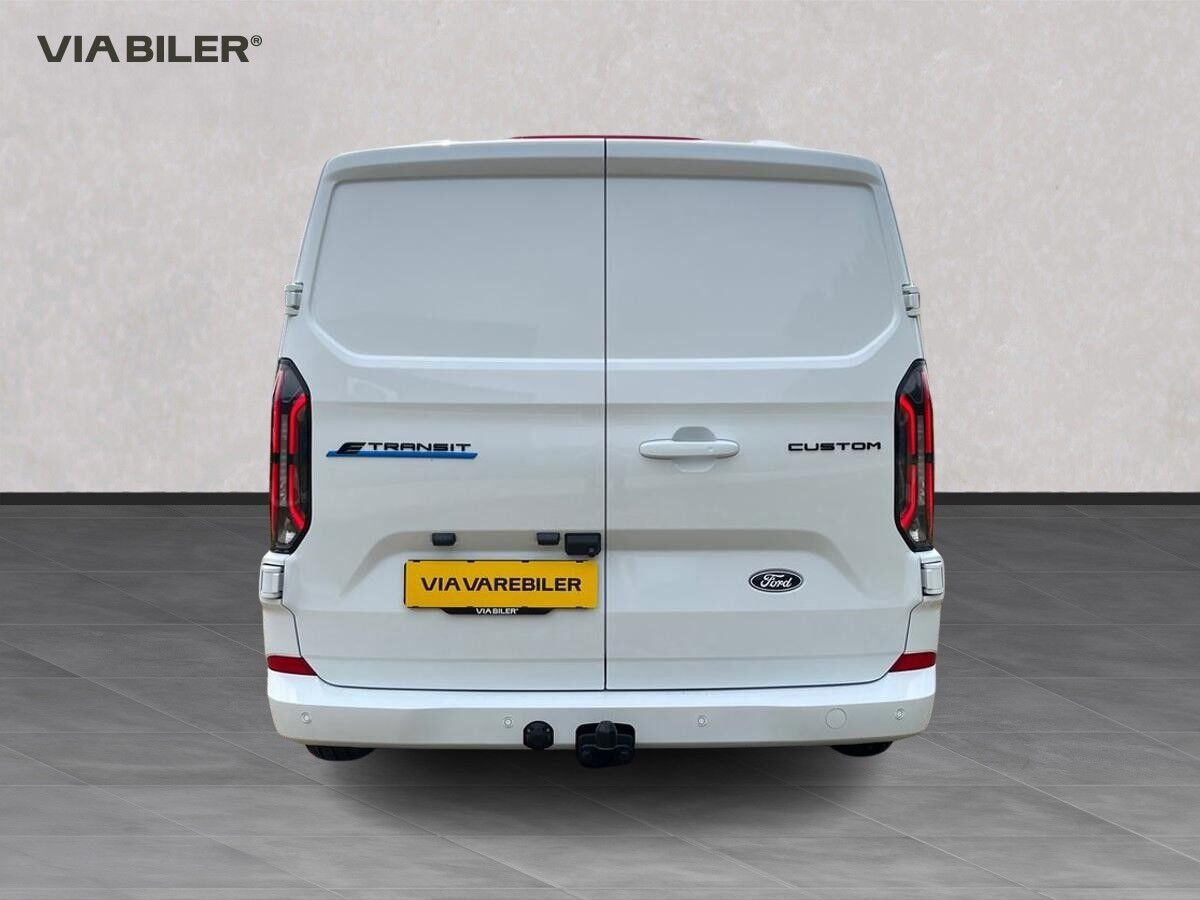 Hvid Ford E-Transit Custom fra 2026