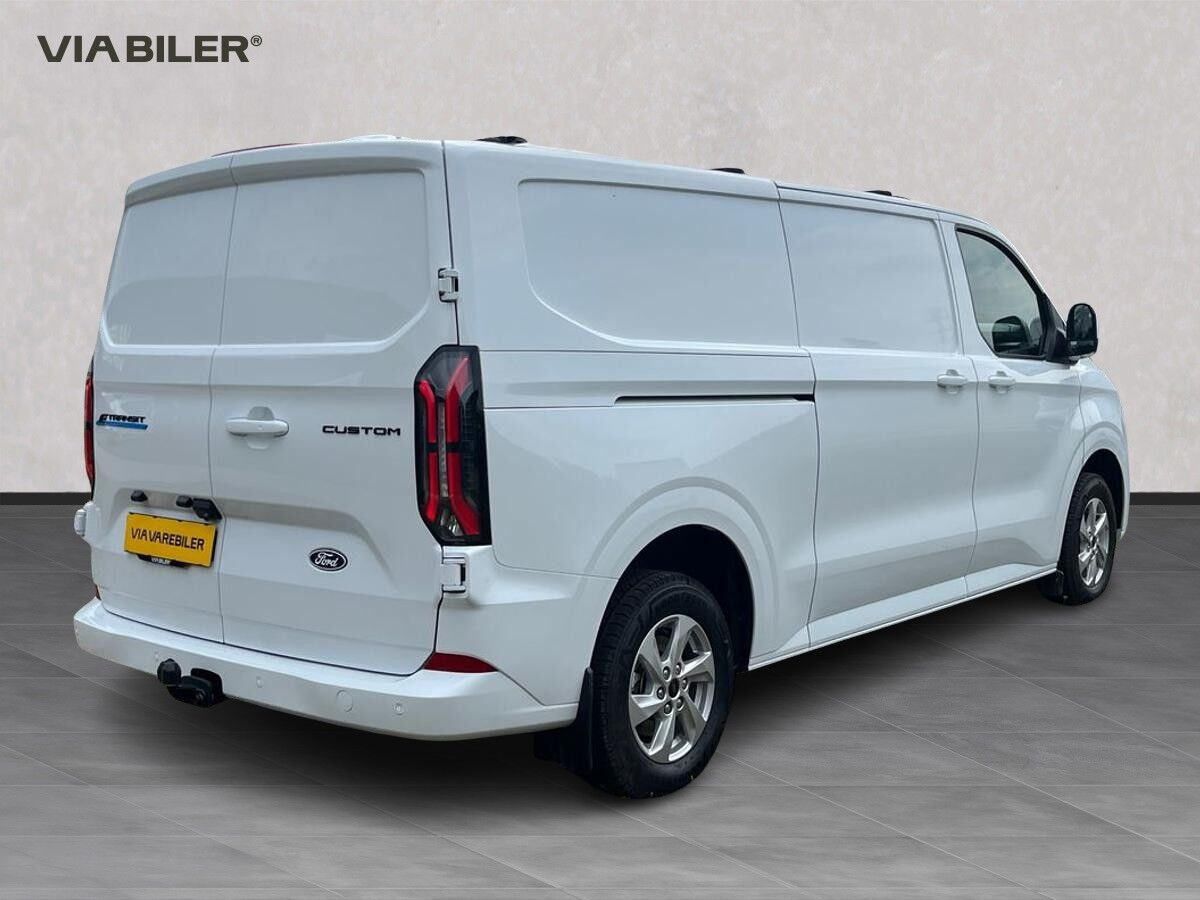 Hvid Ford E-Transit Custom fra 2026