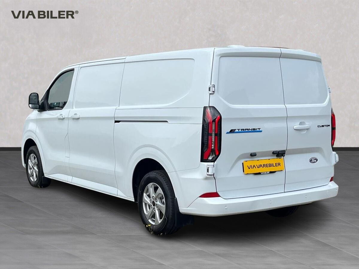 Hvid Ford E-Transit Custom fra 2026