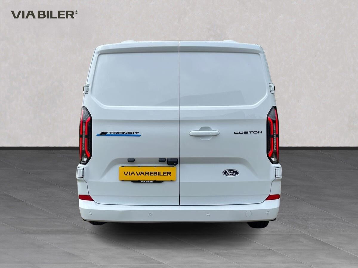 Hvid Ford E-Transit Custom fra 2026