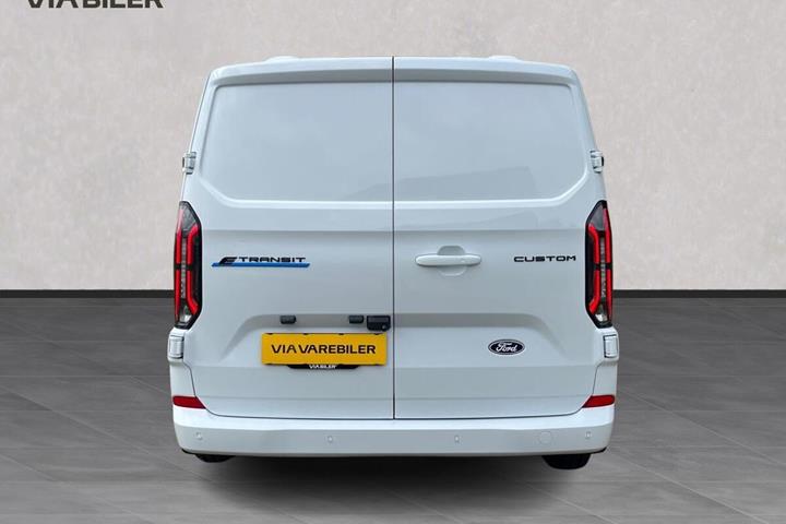 Hvid Ford E-Transit Custom fra 2026