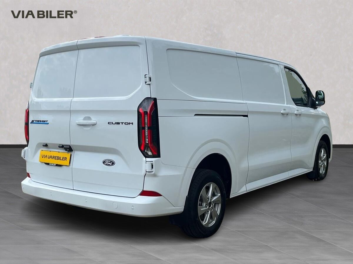Hvid Ford E-Transit Custom fra 2026