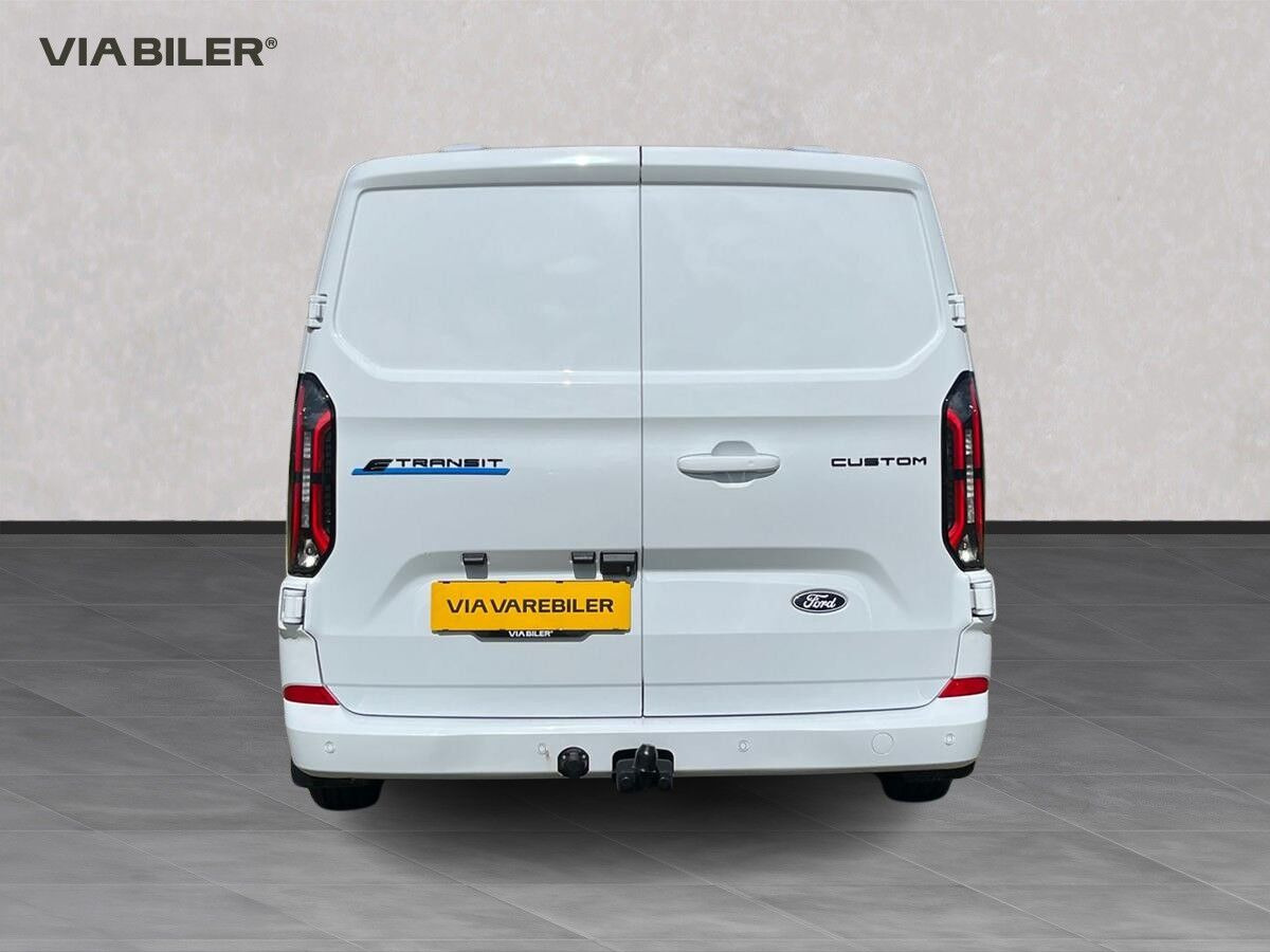 Hvid Ford E-Transit Custom fra 2026
