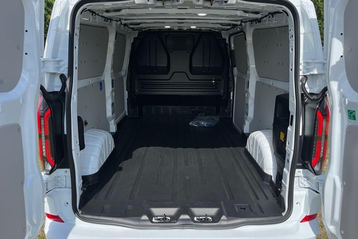 Hvid Ford E-Transit Custom fra 2026