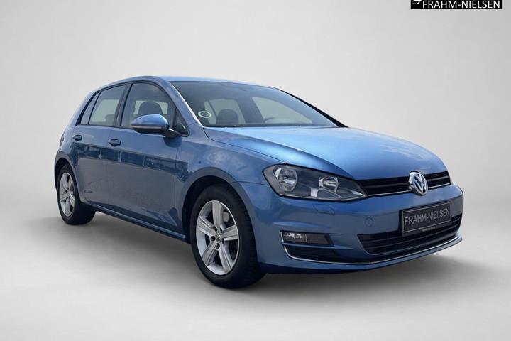 Blå VW Golf fra 2013