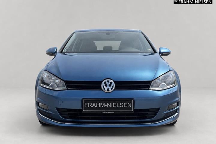Blå VW Golf fra 2013