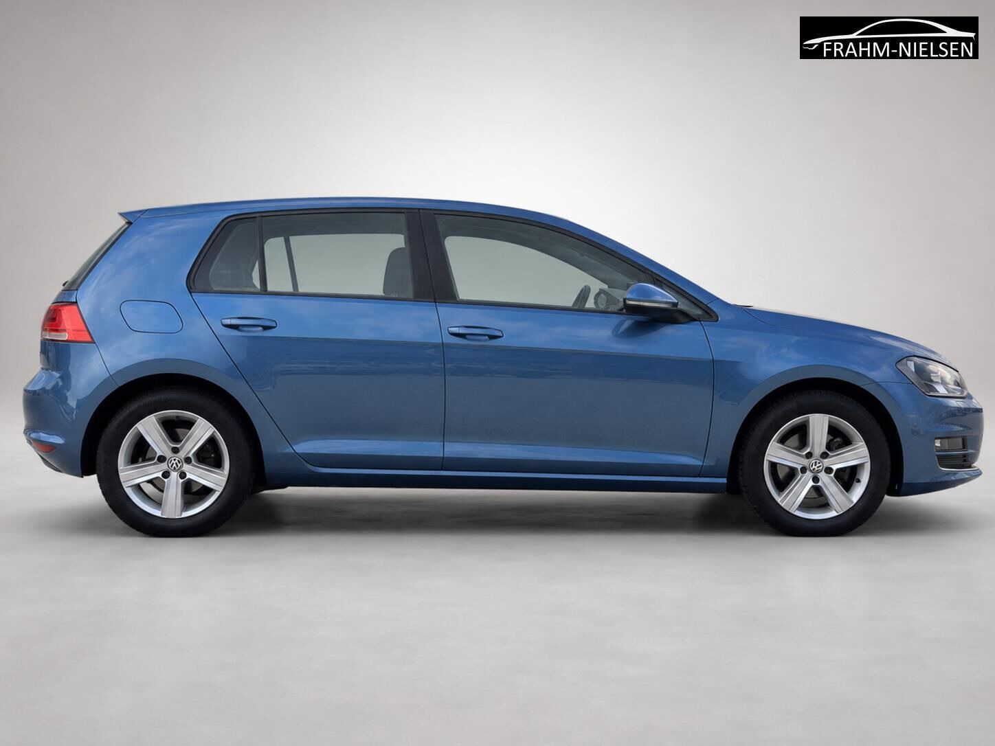 Blå VW Golf fra 2013