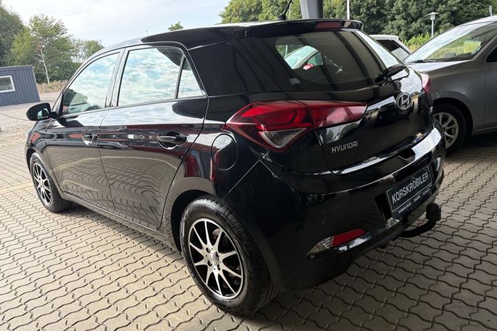 Sort Hyundai i20 fra 2017