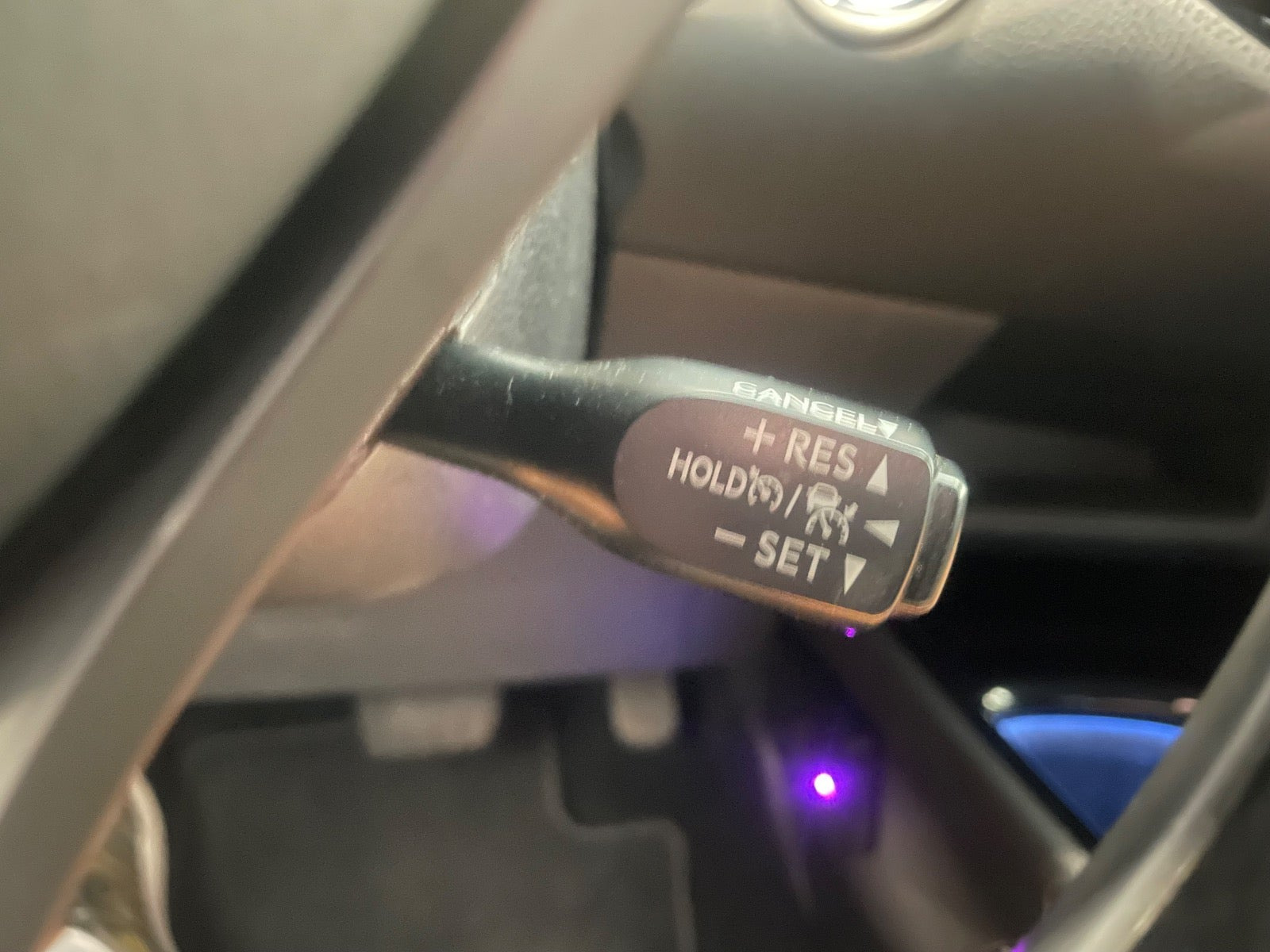 Sølv Toyota C-HR fra 2017
