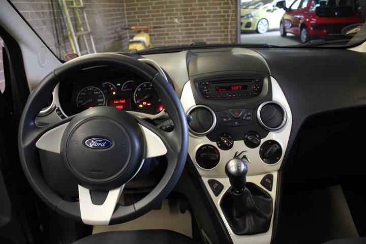 Grå Ford Ka fra 2014